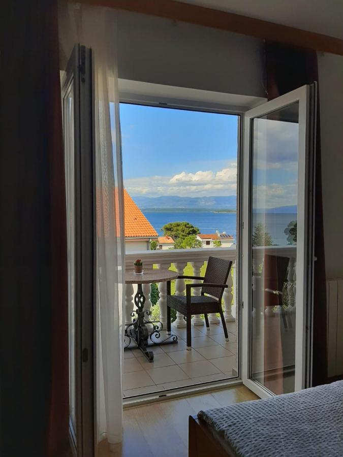 Guest House Katarina Malinska Ngoại thất bức ảnh
