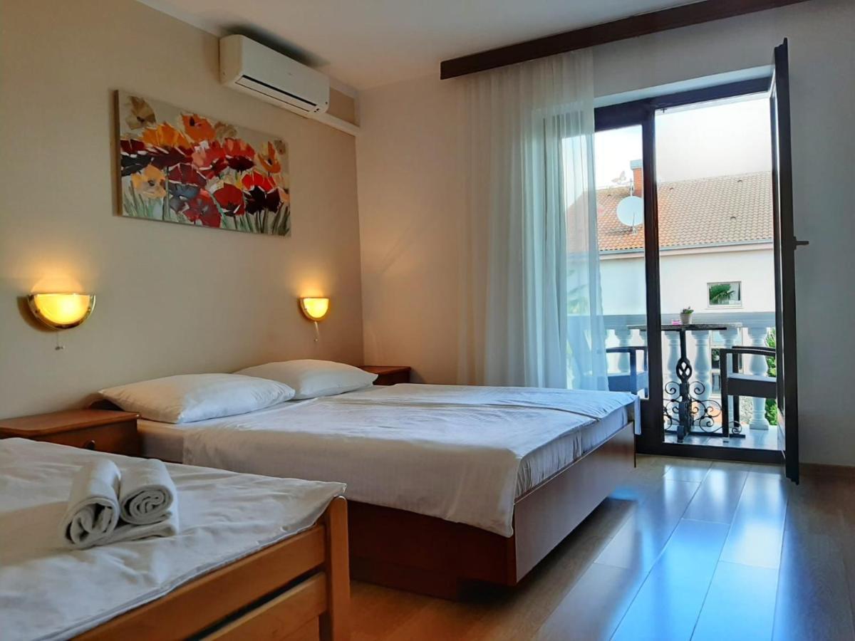 Guest House Katarina Malinska Ngoại thất bức ảnh