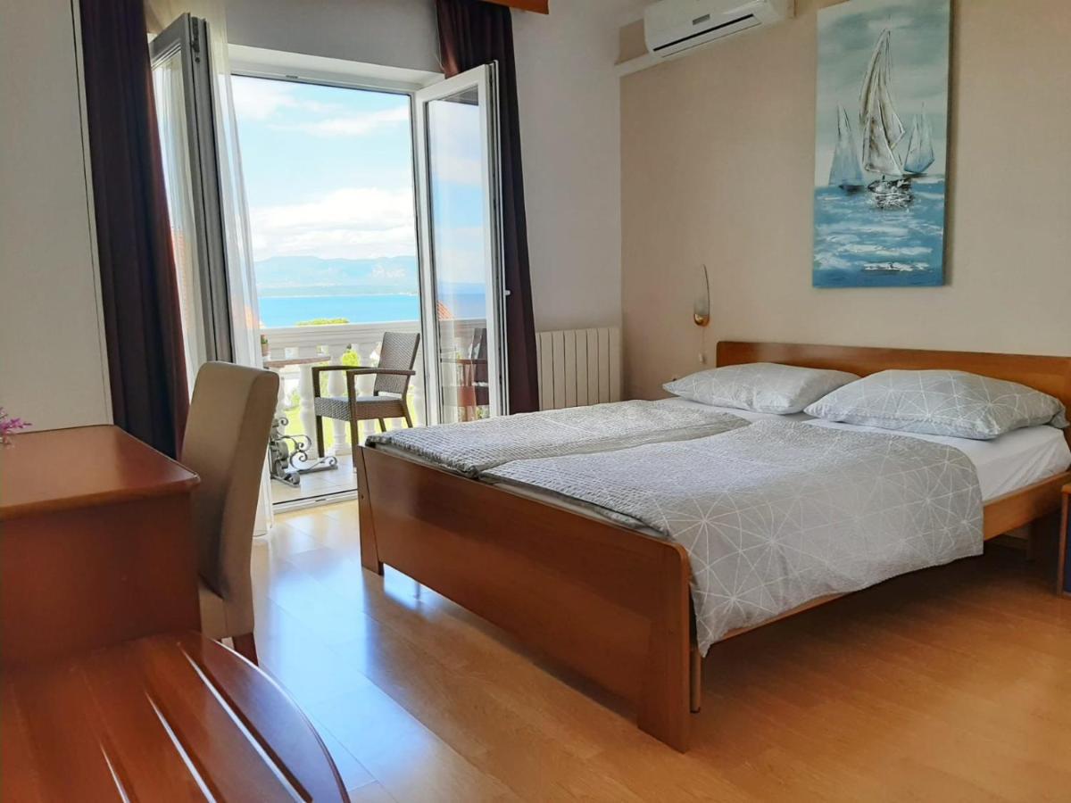 Guest House Katarina Malinska Ngoại thất bức ảnh